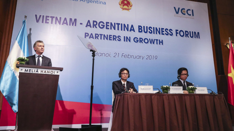 "Asia es la región que más puede ayudarnos a crecer", dijo Macri al concluir su visita a Vietnam