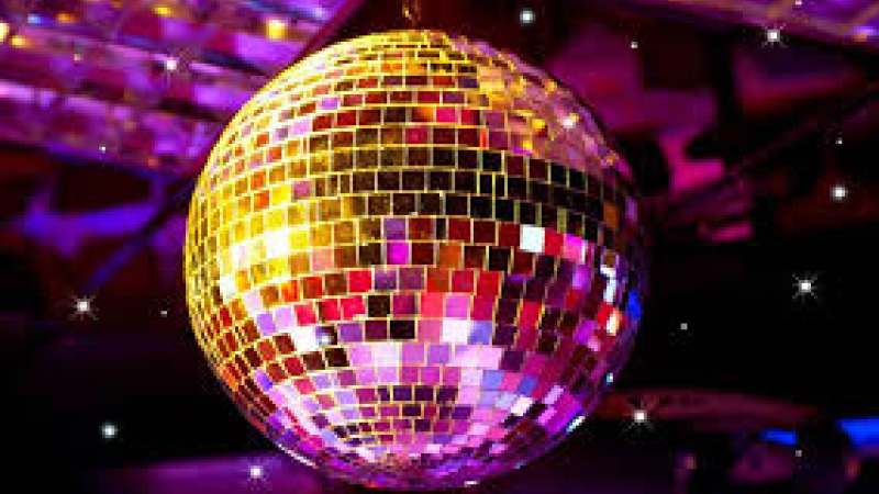 Todo listo para primera fiesta retro en Resistencia