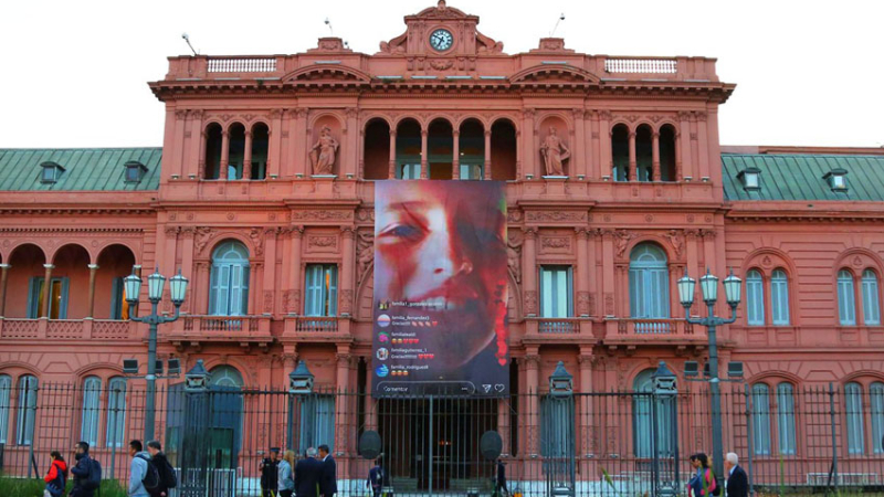 Desplegaron en la fachada de la Casa Rosada una foto de Justina para concientizar sobre la donación de órganos