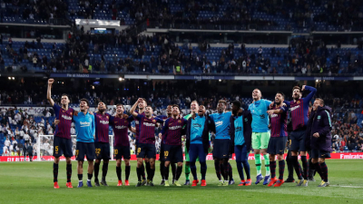 El Barcelona venció al Real Madrid y se acerca al título liguero