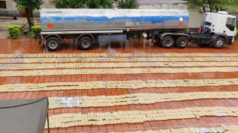Gendarmería incautó cuatro toneladas de marihuana que transportaban en un camión cisterna