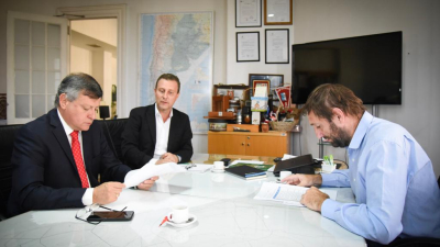 El gobernador anunció pavimento para Castelli y Barranqueras desde Buenos Aires