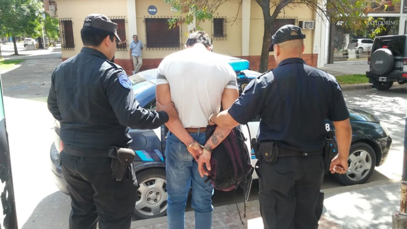 La Policía Federal detuvo a un prófugo con pedido de captura