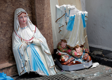 iglesia ataque 2.jpg