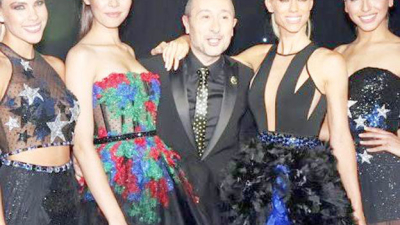 Desfile solidario con Claudio Cosano