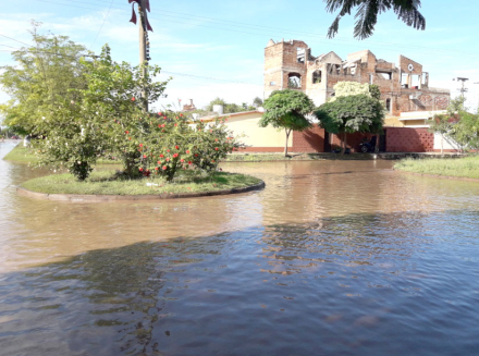 INUNDADO-ACCESO-PTA-DEL-SOL.jpg
