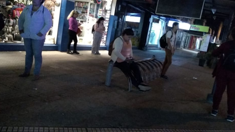 Suspendieron el servicio de colectivos por "atentados"