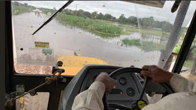 Cuatro horas en un tractor doble tracción