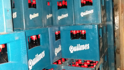 Para un fin de semana alegre se robaron ocho cajones de cerveza de un vagón
