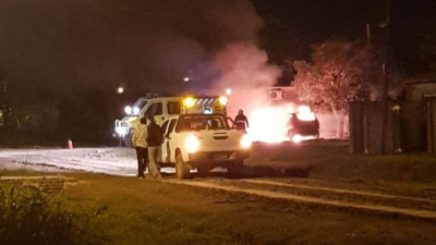 Un detenido y un prófugo por el incendio de autos en Charata