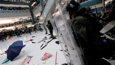 Hong Kong: nuevos choques entre policías y manifestantes