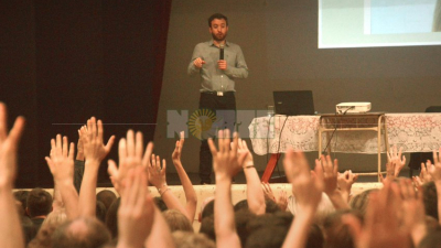 Jóvenes de Las Garcitas con Agustín Laje en Resistencia