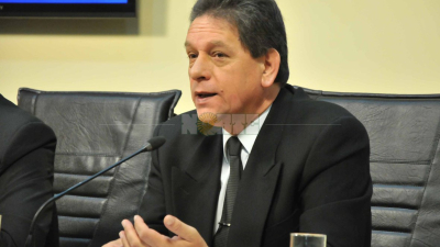 La veda está vigente y los precandidatos no pueden encabezar inauguraciones