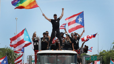 Ricky Martín, Residente y Bad Bunny celebraron la salida de Rosselló, obtenida ‘a lo Ghandi‘