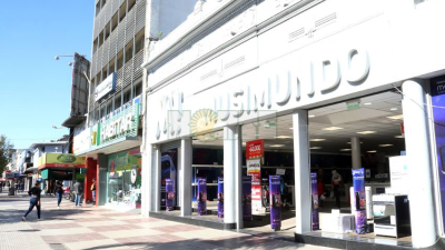 El lunes no laborable se hizo sentir en una peatonal semivacía
