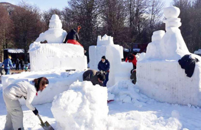 Escultores chaqueños en el Simposio Internacional de Esculturas en Nieve