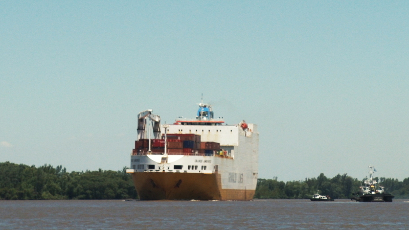 Petrolera Naviera Sur construirá tres puntos de amarre en la costa chaqueña del Paraná