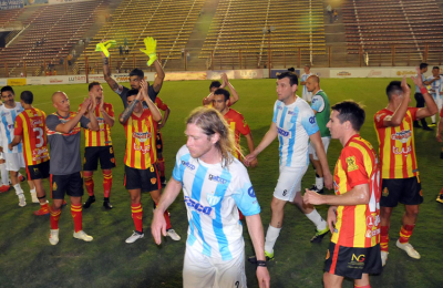 Sarmiento no pudo treparse a la punta