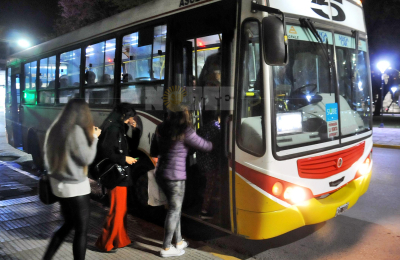 Medida empresaria dejará sin transporte nocturno y dominical al área metropolitana