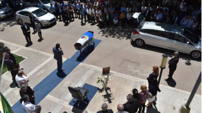 Emocionado adiós a Pablo Bosch en la Legislatura
