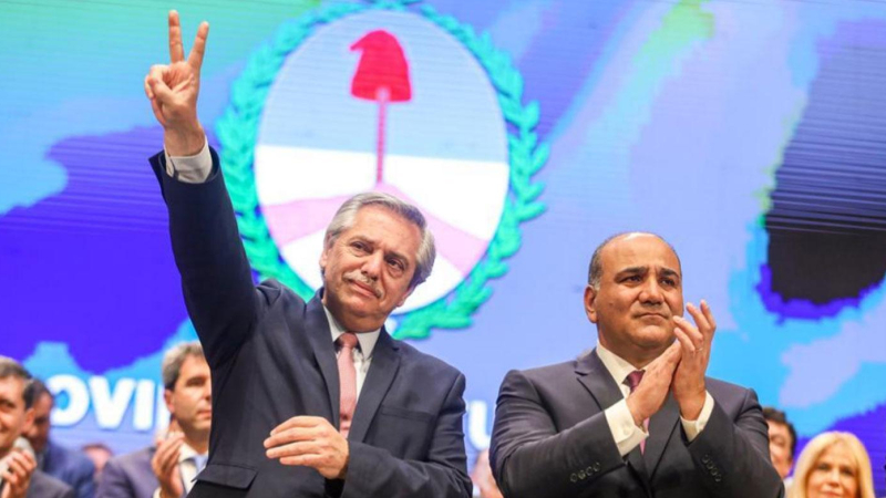 Alberto Fernández en la asunción de Juan Manzur: ‘Vamos a arremangarnos para que nadie más pase hambre‘