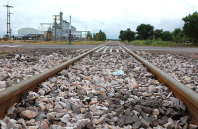 Una dotación de Gas Nea resolverá la traza del gasoducto debajo del ferrocarril en Sáenz Peña