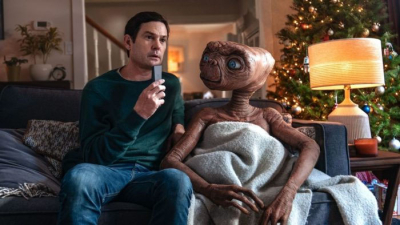 E.T. se reune con Elliot 37 años después, en un anuncio navideño ???