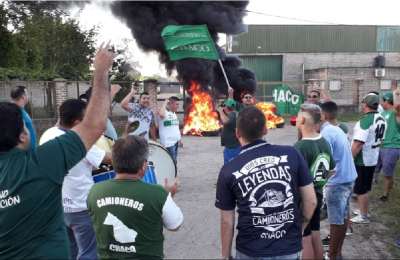 Reclaman reincorporación de despedidos en Transporte Sauer