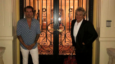 Denuncian a Rod Stewart y a su hijo por agresión