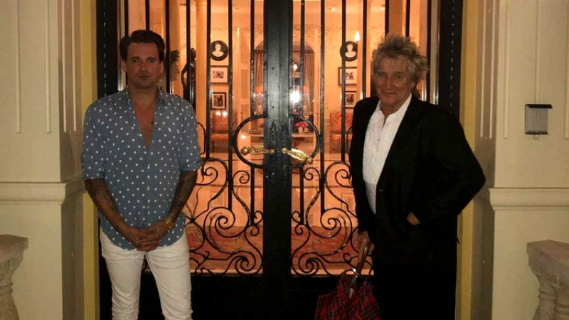 Denuncian a Rod Stewart y a su hijo por agresión