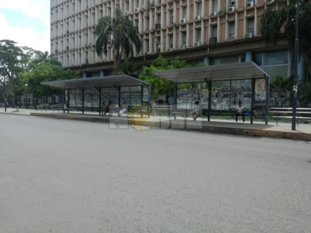 gente esperando el cole.JPG