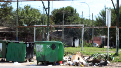 Barrio Santa Inés, ahogado en basura