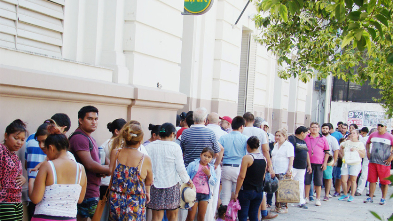 Cómo retirar efectivo sin depender de los bancos y sus cajeros automáticos