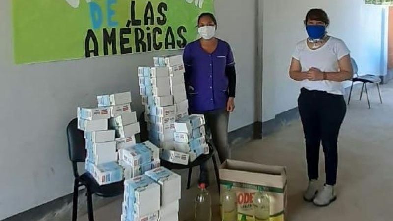 Castelli: la diputada Charole donó leche e insumos a un centro de salud