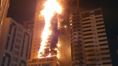 Voraz incendio en un rascacielos de Emiratos Árabes Unidos