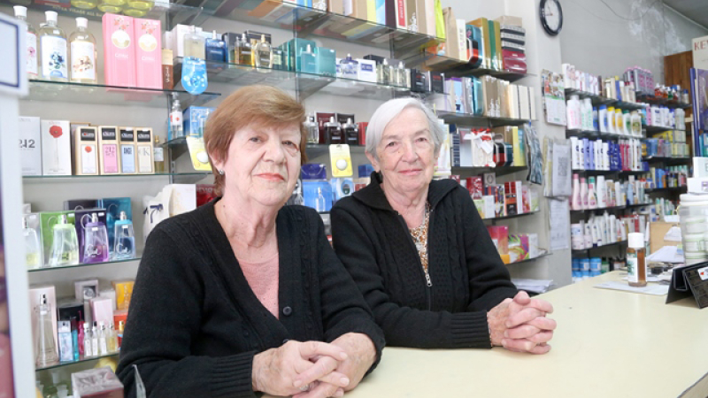 Dos hermanas octogenarias cumplen la cuarentena felices de volver a trabajar