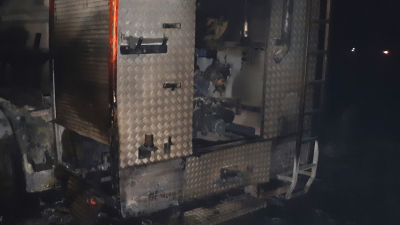 Infierno en El Palmar: dos bomberos internados y una motobomba quemada
