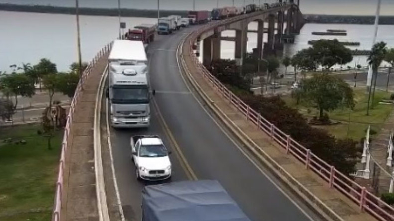 Agilizan los controles de camiones en la bajada del Puente