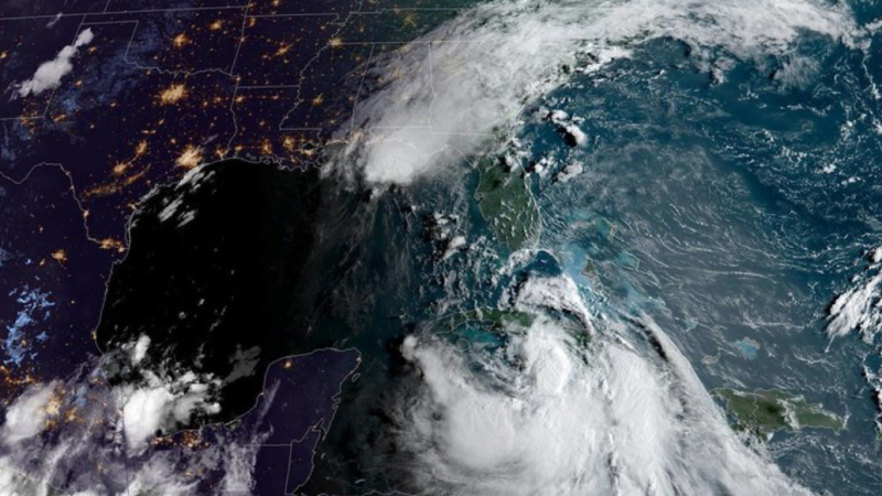 Huracán Laura se dirige a costa de Texas-Luisiana, se espera alcance categoría 4
