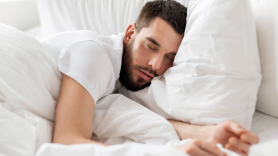 La causa del 'bajón' masculino después del sexo