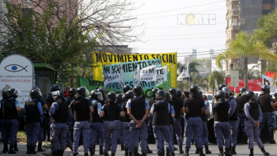 Piqueteros protestaron frente a la fiscalía de Avenida 9 de julio