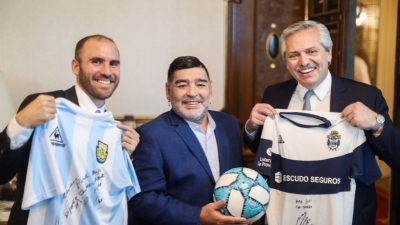El presidente saludó a Maradona por su cumpleaños