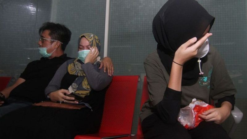 Encuentran partes de cuerpos frente a las costas de Indonesia donde desapareció un avión