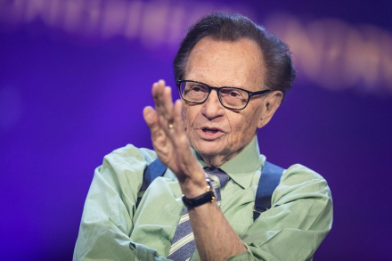 Larry King murió a los 87 años Michael Campanella.jpg