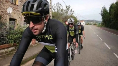 Atropellaron a Fernando Alonso mientras se entrenaba con su bicicleta y fue hospitalizado
