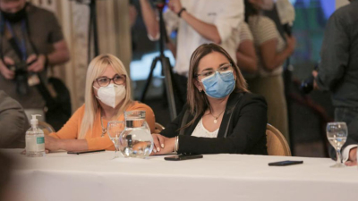 “Festejo la unión de gobernadores e intendentes para poner en potencia nuestra región norteña”, dijo Magda Ayala