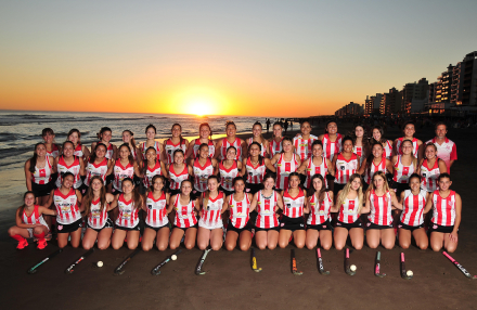 1-AtardecerPlayaChicas.jpg