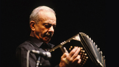Astor Piazzolla: el bandoneonista que abrió la grieta en el tango