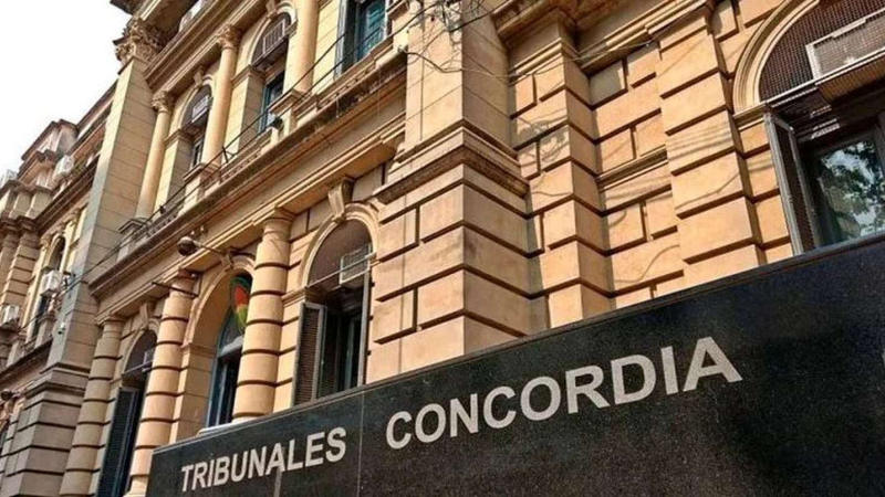 Una menor víctima de explotación sexual denunció en el juicio que su defensor oficial era uno de sus abusadores