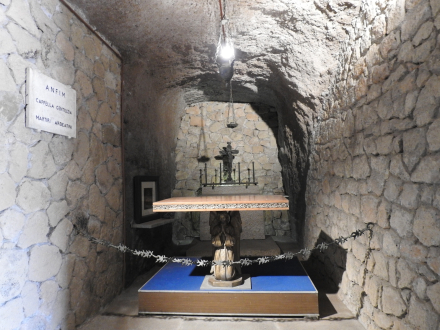 CAPILLA EN EL TÚNEL.jpg
